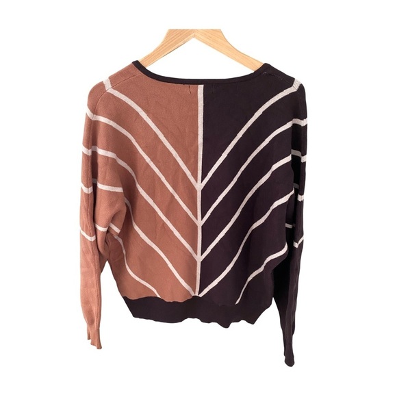 Tahari Dolman Sleeve V-Neck Striped Sweater NWT Size L - Picture 2 of 6